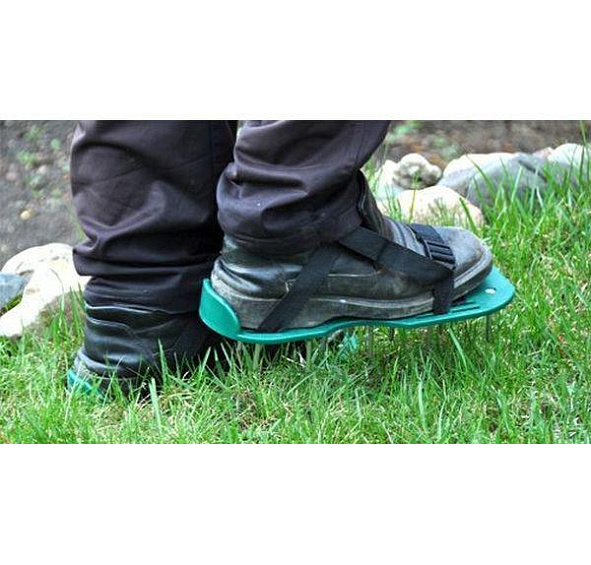 Аэратор ножной для газона ЕЖИК 9710