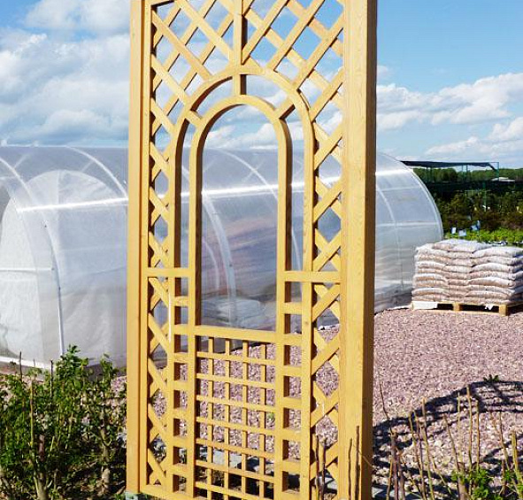 Пергола с внутренней аркой