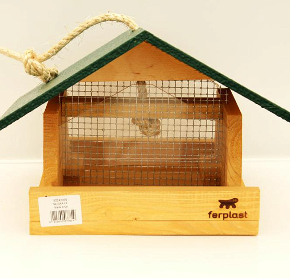 Кормушка из дерева 2