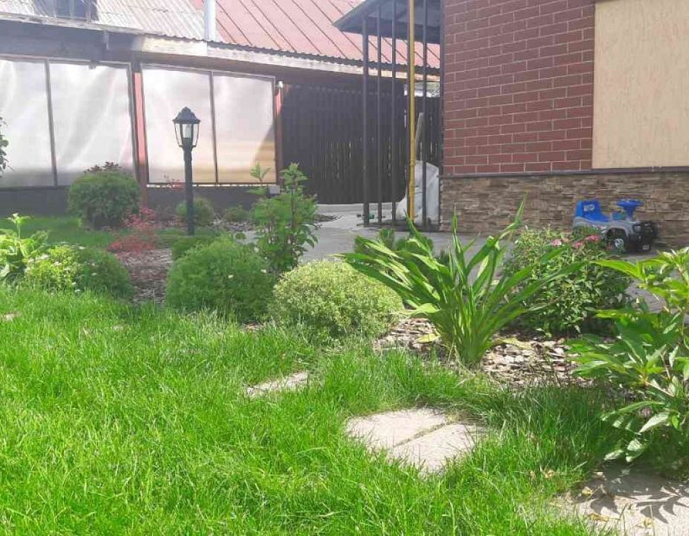 Елена Ведерникова – проект «Европейский дворик» – садовый центр «Южный» клумба