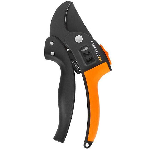 Секатор контактный с храповым механизмом Fiskars 1000575