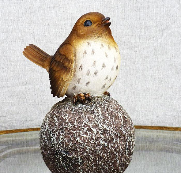 Фигурка Птичка на камне 2