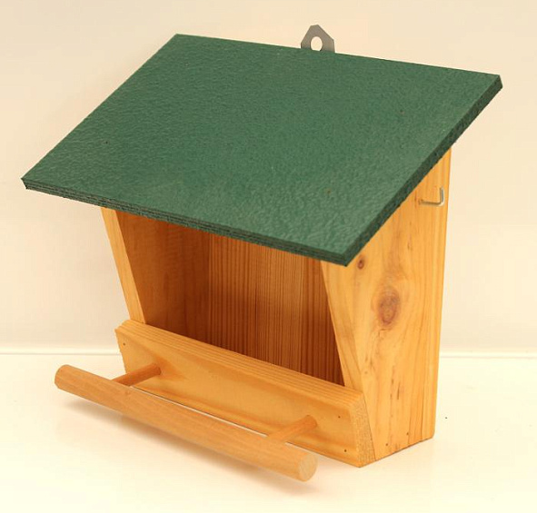 Кормушка из дерева 3