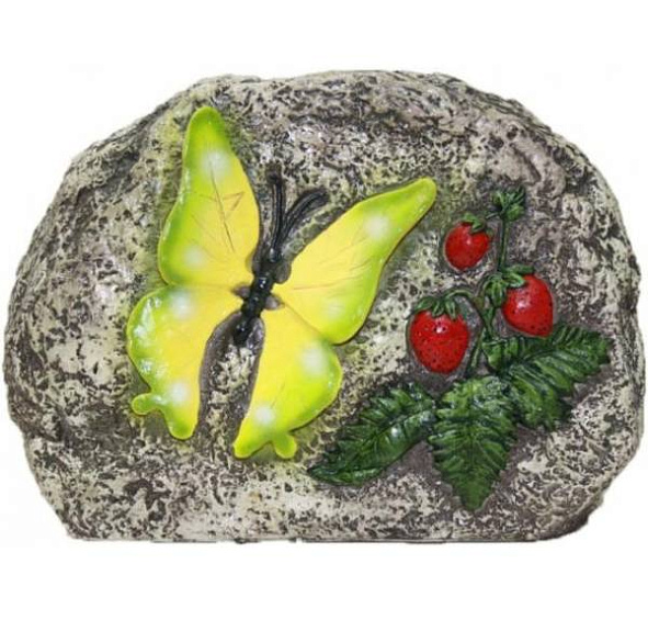 Камень с бабочкой и земляникой К005